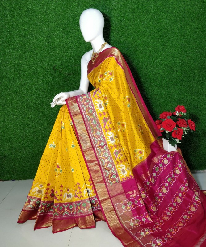 Exclusive Ikkat Pochampally Designer Pattern with Zari Kaddi Border Saree IKTBUMSKZSS