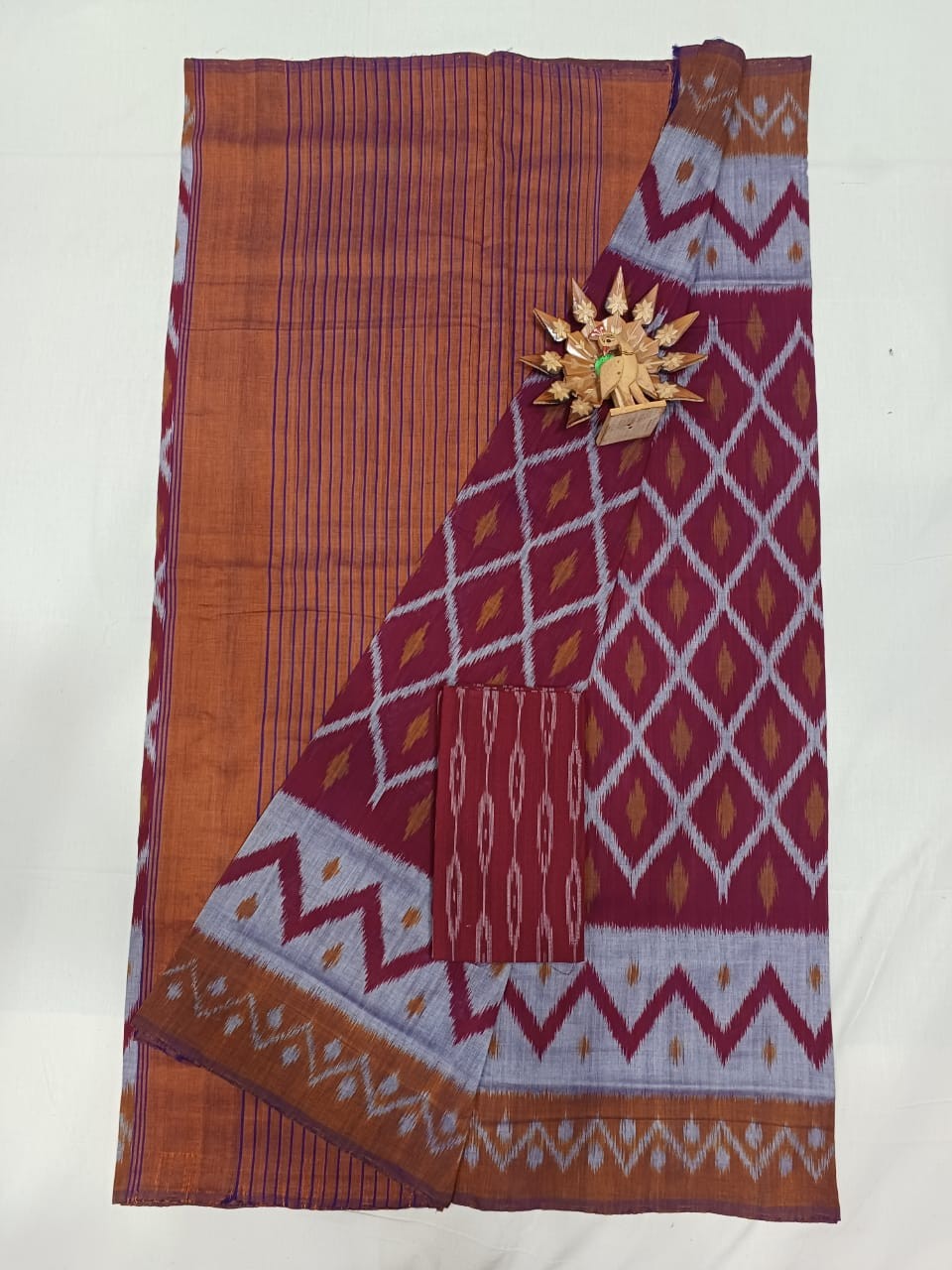Pochampally Hand woven Ikkat Cotton Saree IKTB35ROYCS