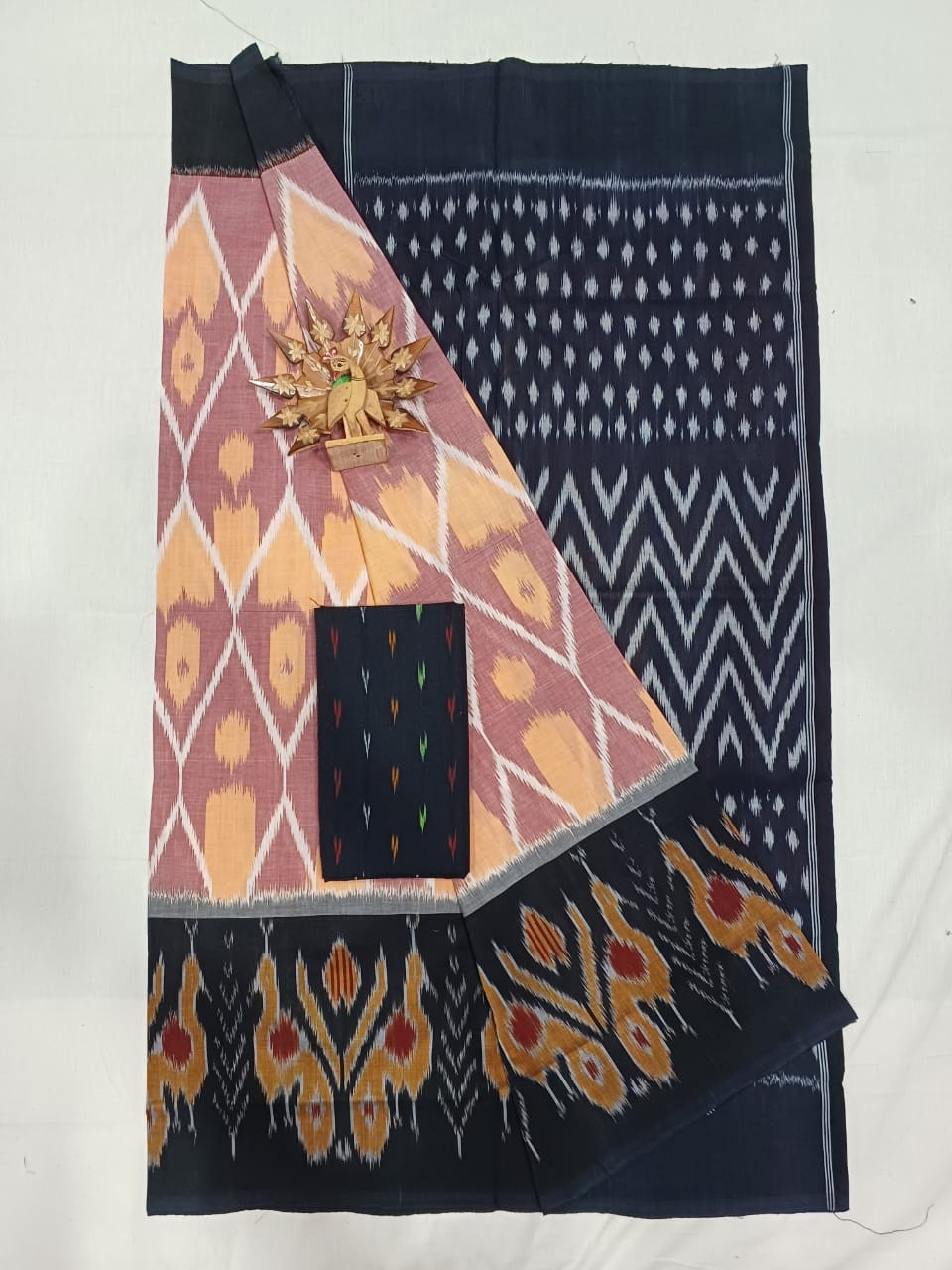 Pochampally Hand woven Ikkat Cotton Saree IKTUNQQPNCS