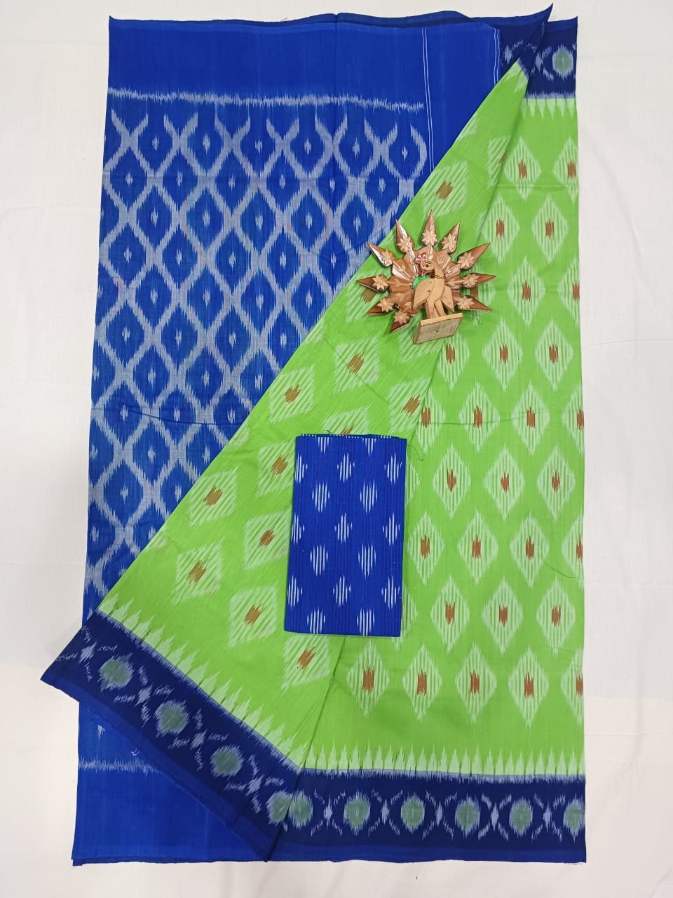 Pochampally Hand woven Ikkat Cotton Saree IKT1AOM2FCS