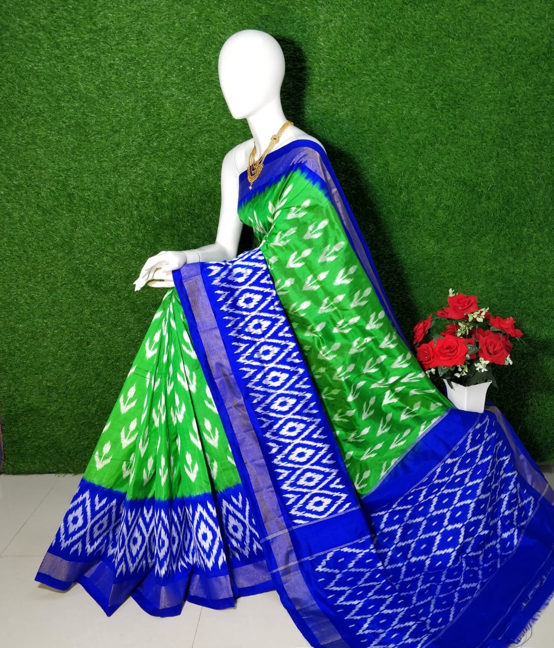Pochampally Ikkat Silk Saree With  Beautiful Color Combination  IKTWJA3LBSS