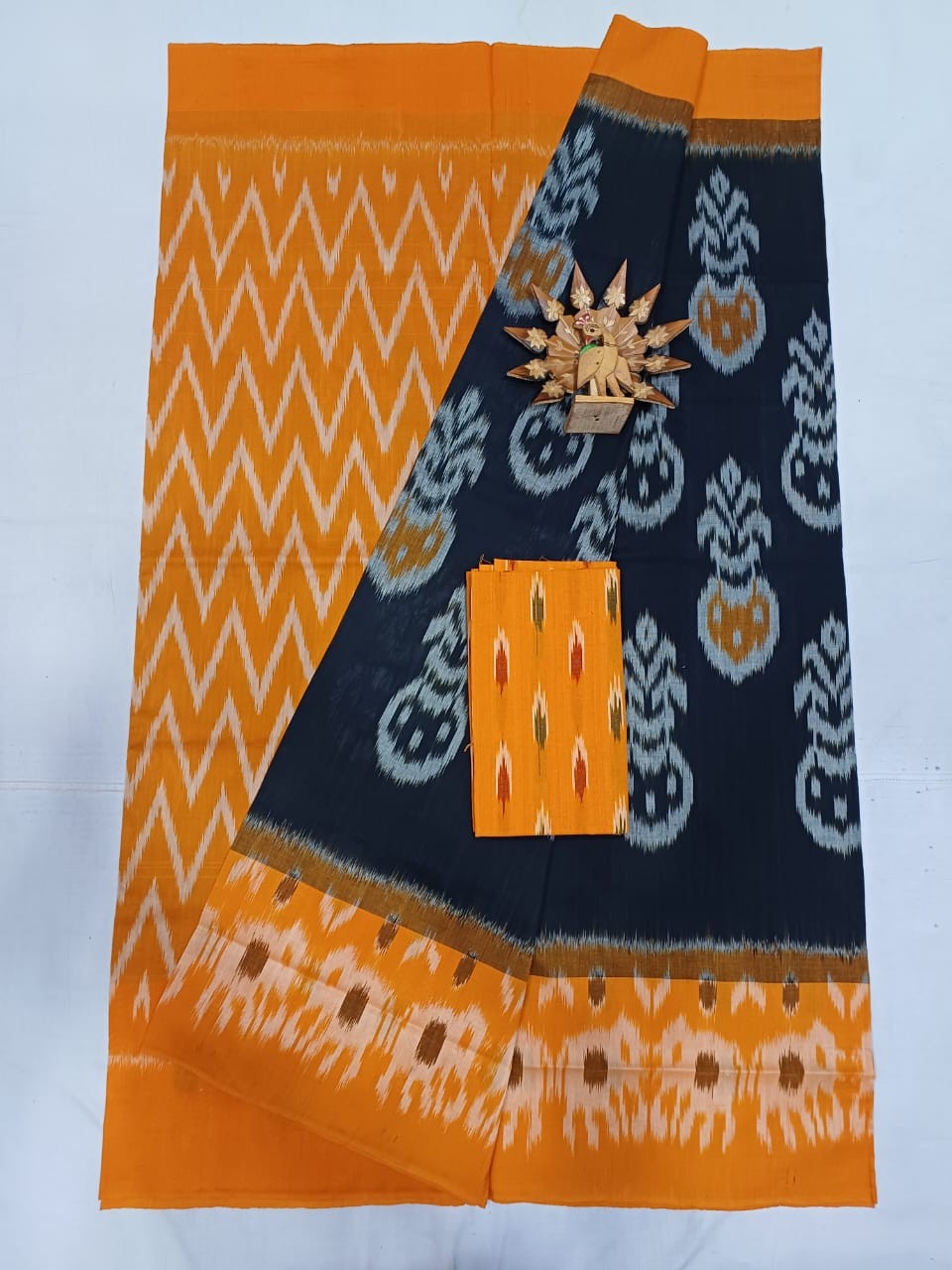 Pochampally Hand woven Ikkat Cotton Saree IKT7UYH14CS