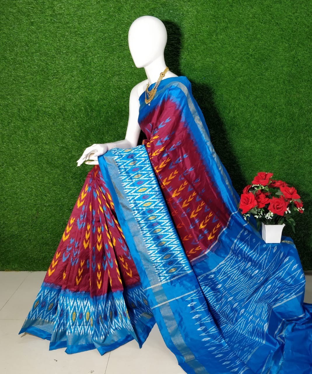 Pochampally Ikkat Silk Saree With  Beautiful Color Combination  IKT02MU8OSS