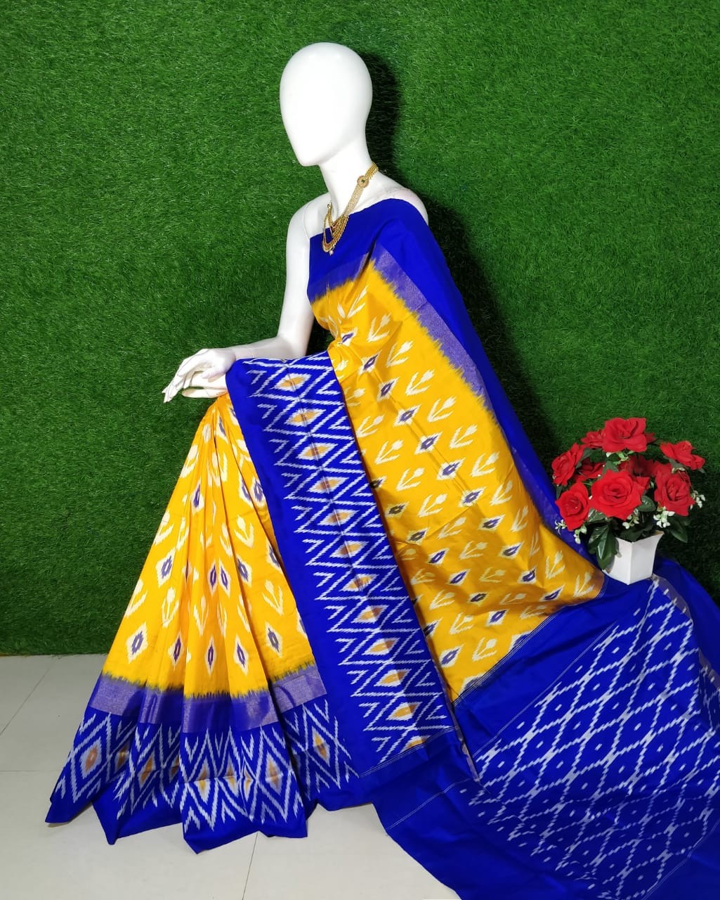 Pochampally Ikkat Silk Saree With  Beautiful Color Combination  IKTYY49XJSS