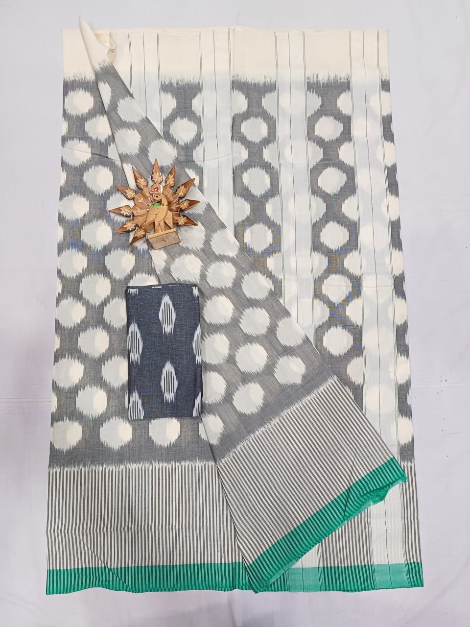 Pochampally Hand woven Ikkat Cotton Saree IKT5EQA3BCS