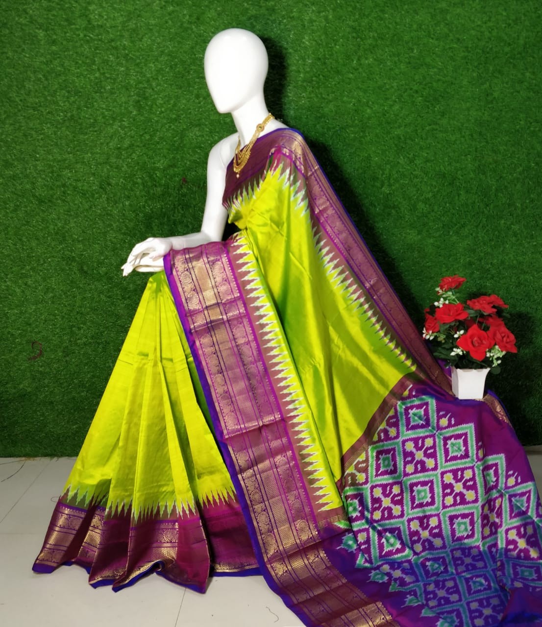 Ganga Jamuna Pochampally Ikkat Silk Saree With Kanchivaram Zari Border IKTSZNRJPSS