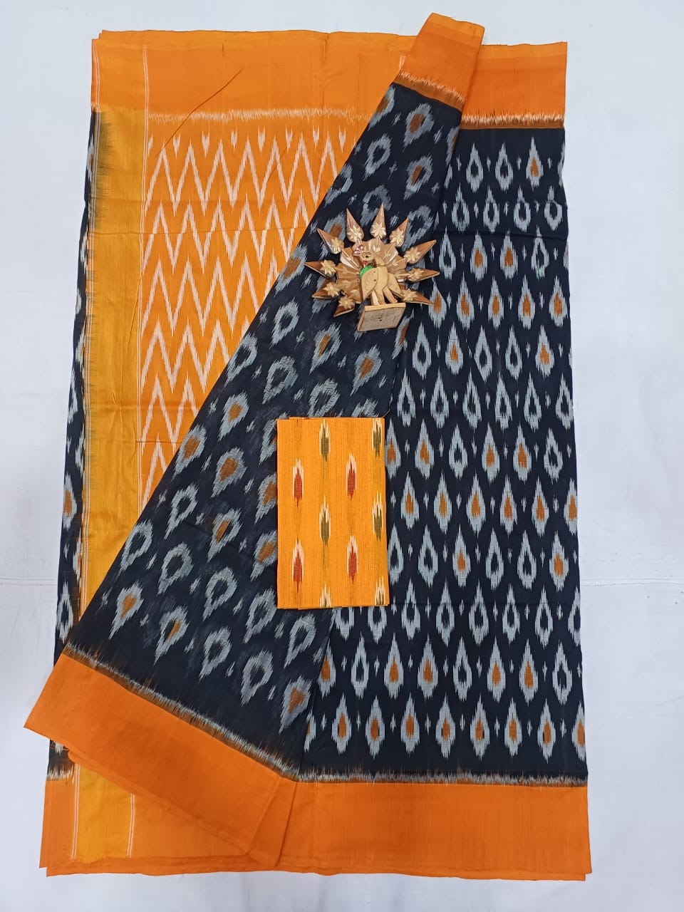 Pochampally Hand woven Ikkat Cotton Saree IKTS9PKS2CS