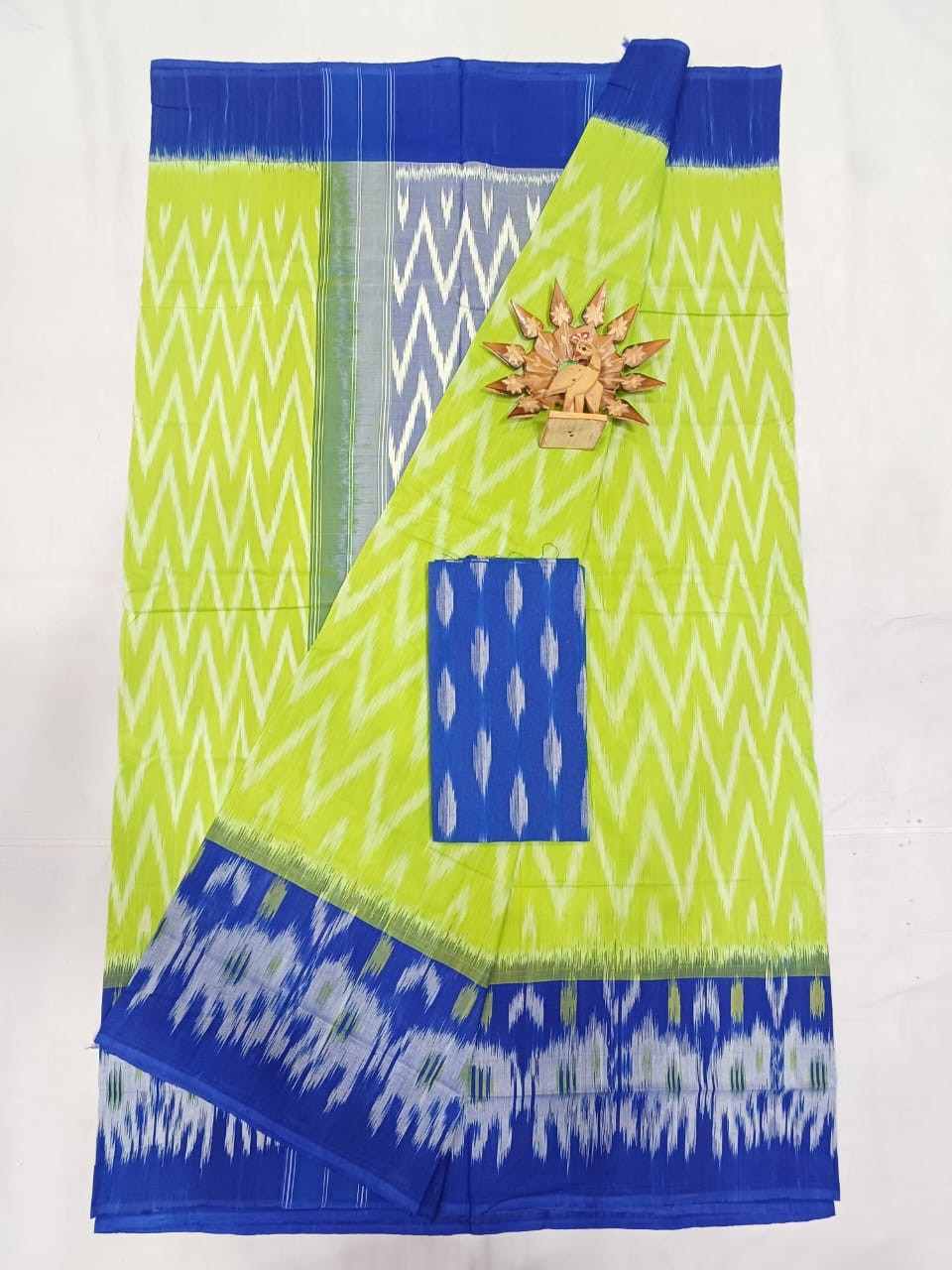 Pochampally Hand woven Ikkat Cotton Saree IKTE67RH0CS