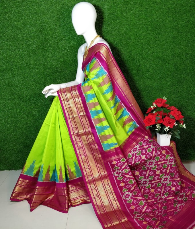 Ganga Jamuna Pochampally Ikkat Silk Saree With Kanchivaram Zari Border IKTY6Z649SS