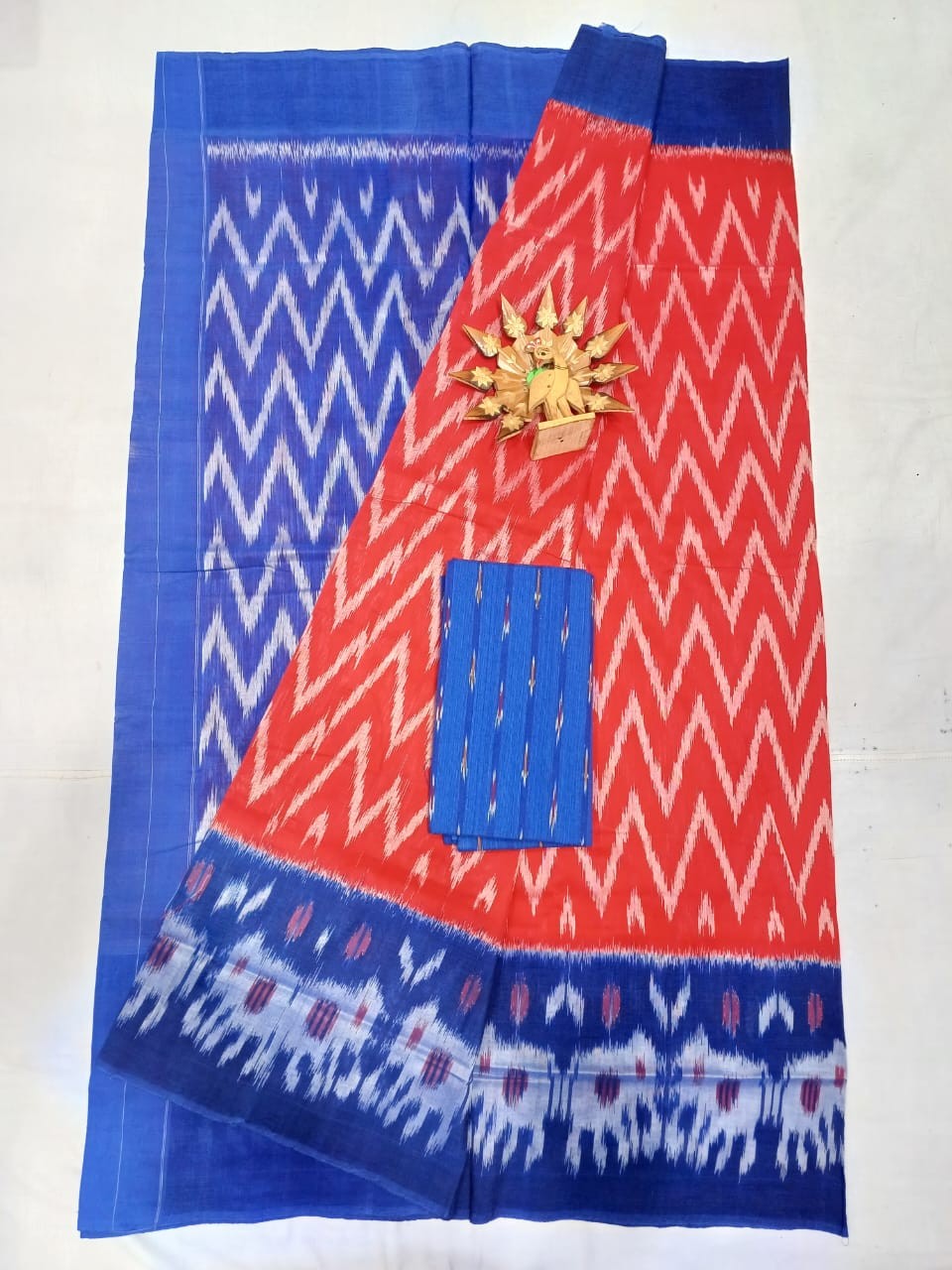 Pochampally Hand woven Ikkat Cotton Saree IKTPZV27PCS