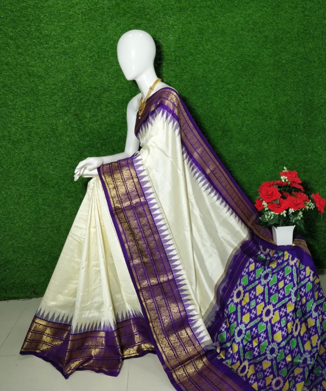 Ganga Jamuna Pochampally Ikkat Silk Saree With Kanchivaram Zari Border IKTXKVYZWSS