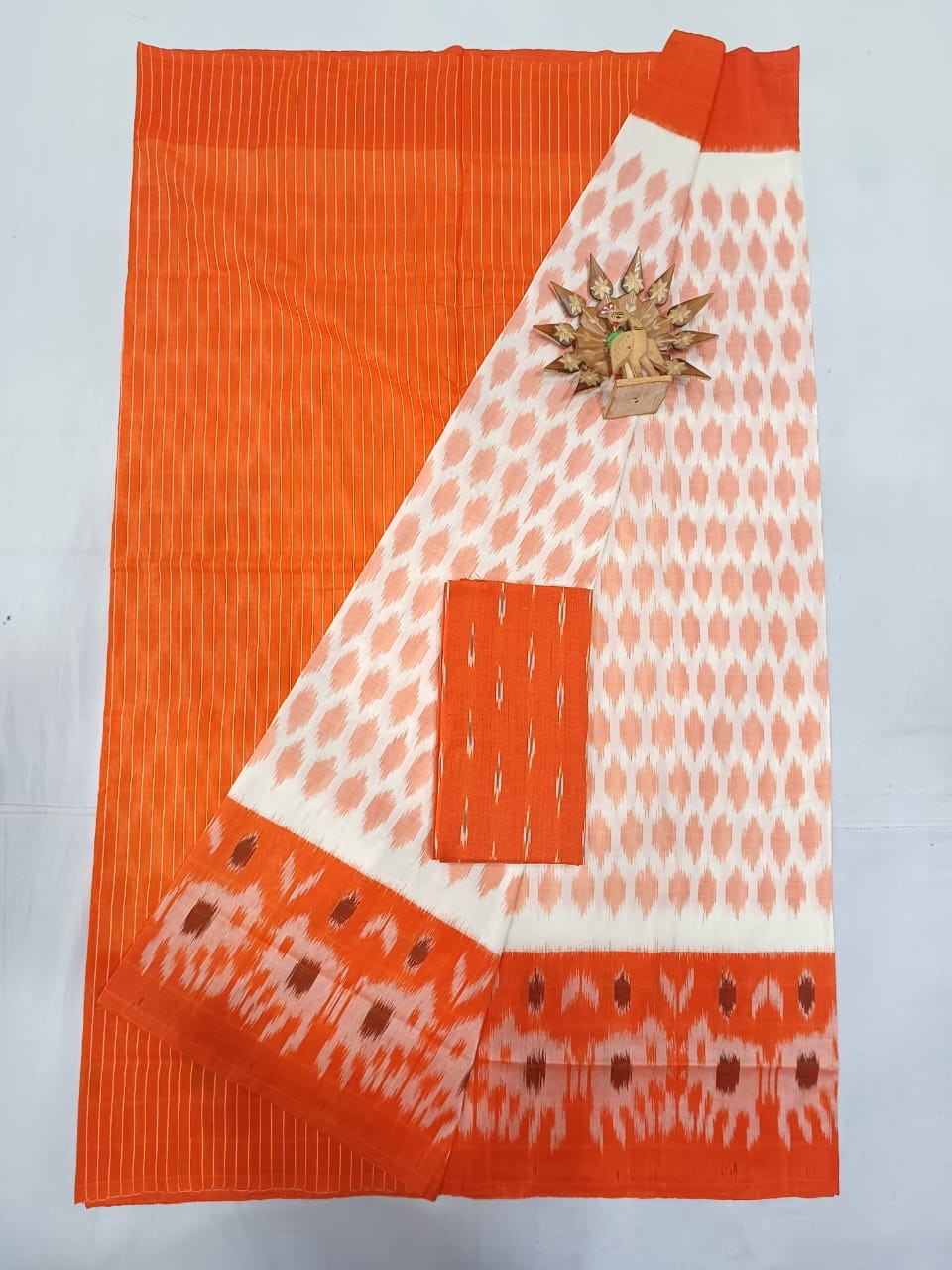 Pochampally Hand woven Ikkat Cotton Saree IKTHZ65YGCS