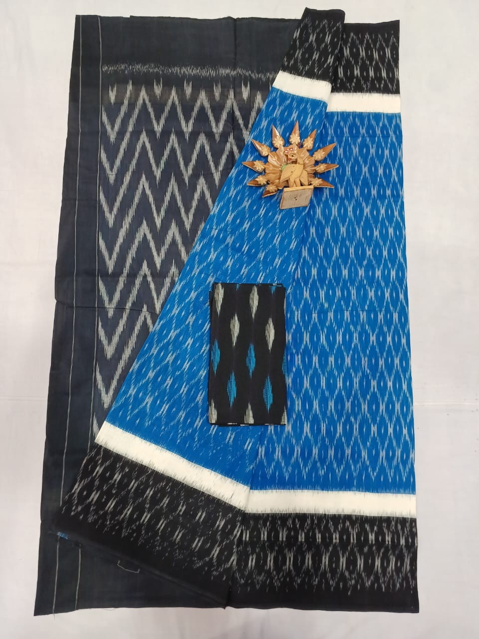 Pochampally Hand woven Ikkat Cotton Saree IKTHY6QKKCS