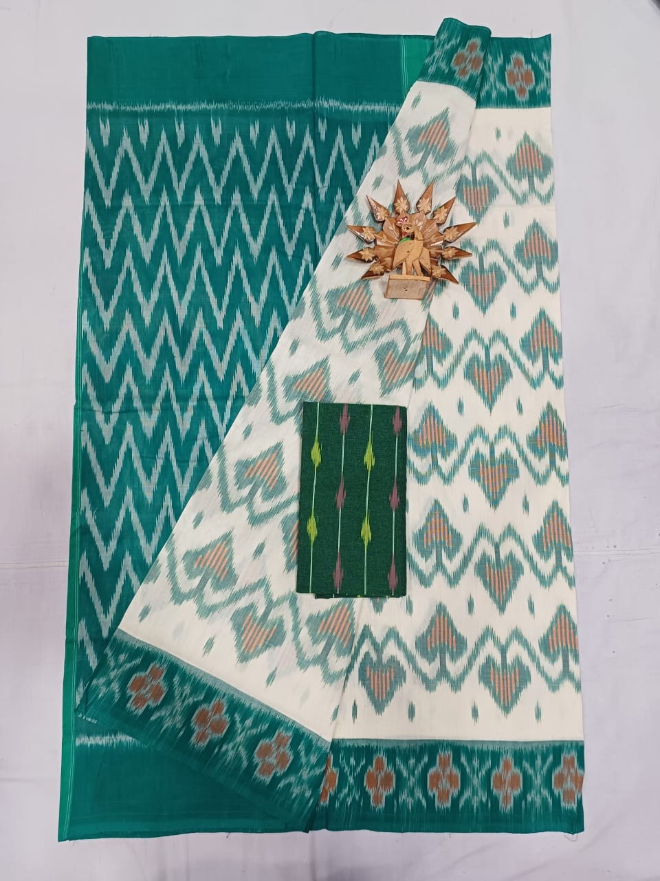 Pochampally Hand woven Ikkat Cotton Saree IKT77CIRHCS