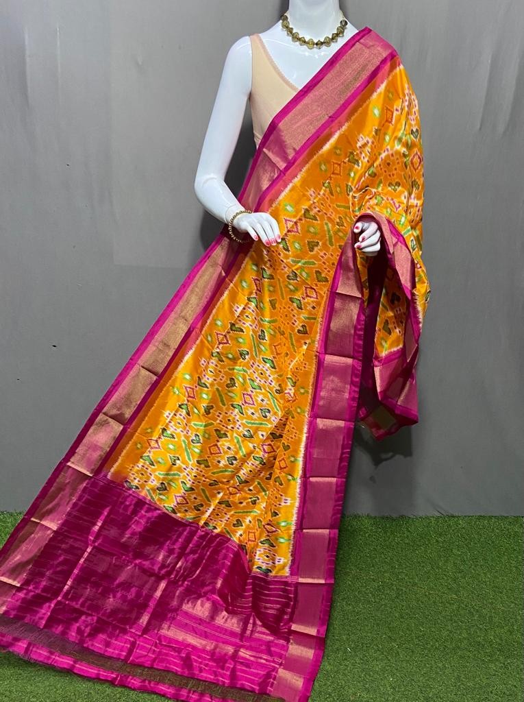 Handwoven Pochampally Ikkat Silk Dupatta with Zari Border_IKTWO2VLDSD