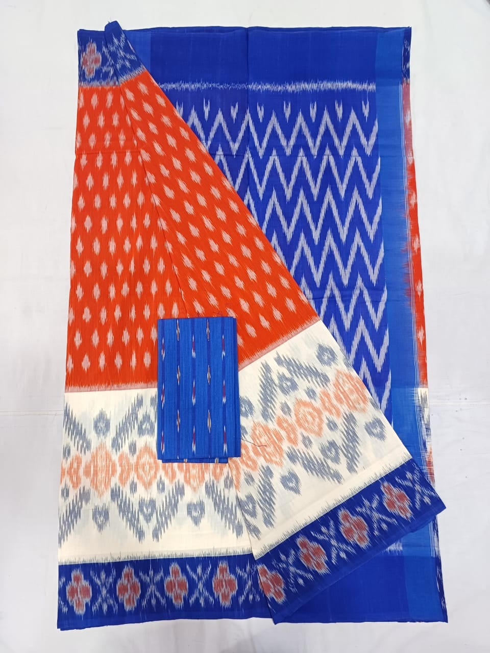 Pochampally Hand woven Ikkat Cotton Saree IKTRRS9L2CS