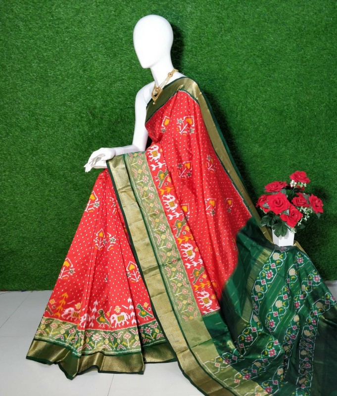 Exclusive Ikkat Pochampally Designer Pattern with Zari Kaddi Border Saree IKTD22E72SS