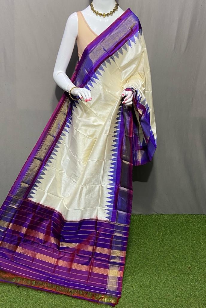 Handwoven Pochampally Ikkat Silk Dupatta with Zari Border_IKTD4V5FTSD