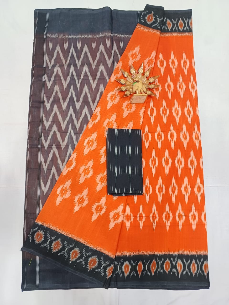 Pochampally Hand woven Ikkat Cotton Saree IKTGIGG6WCS