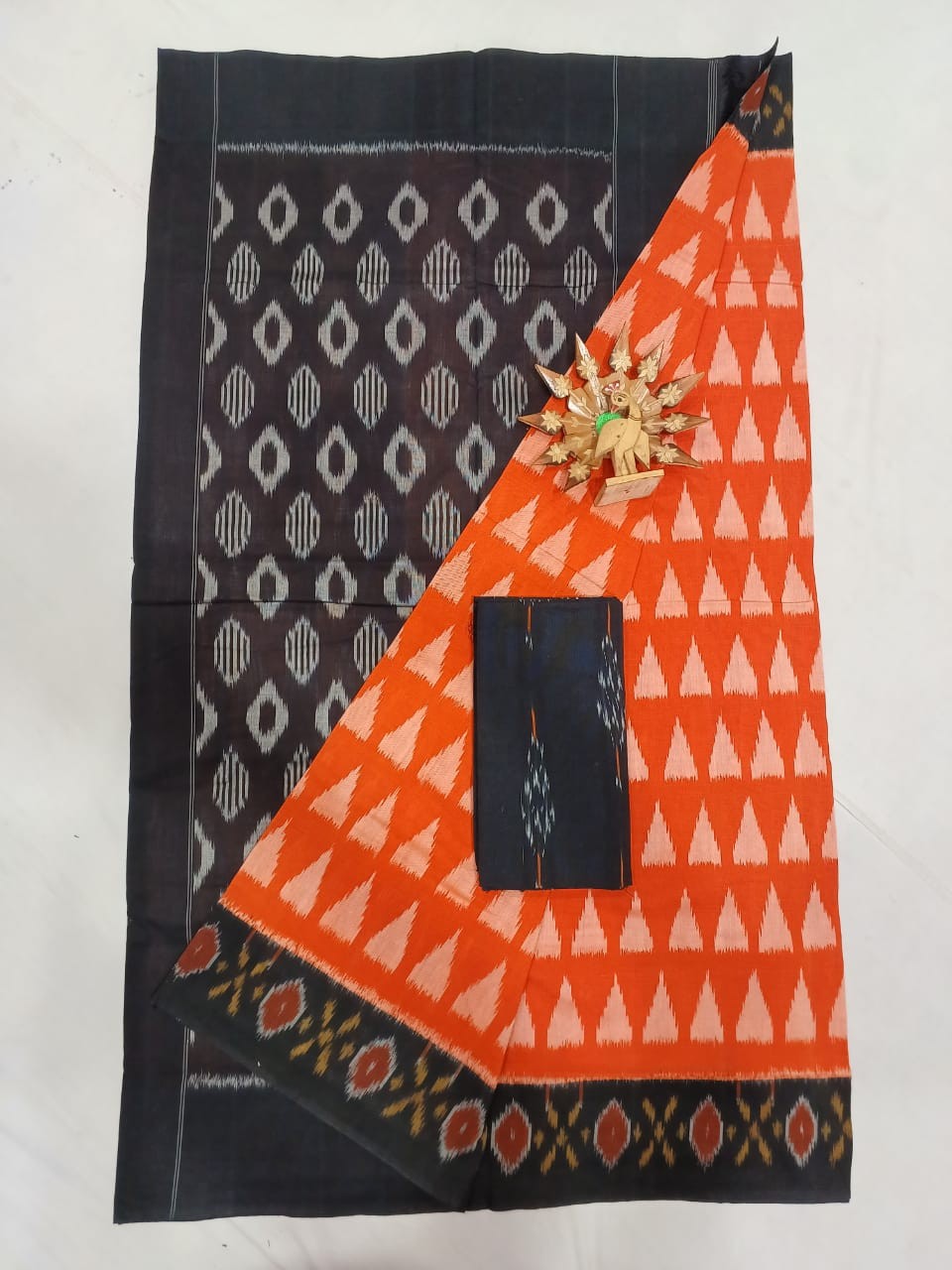 Pochampally Hand woven Ikkat Cotton Saree IKTBES0N3CS