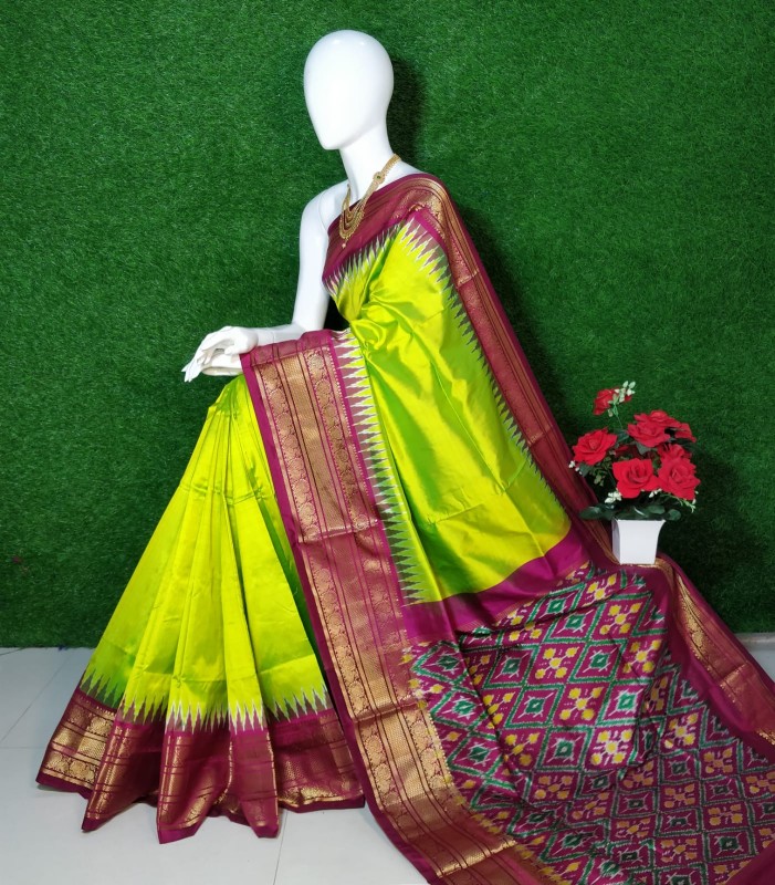 Ganga Jamuna Pochampally Ikkat Silk Saree With Kanchivaram Zari Border IKTYY46OOSS