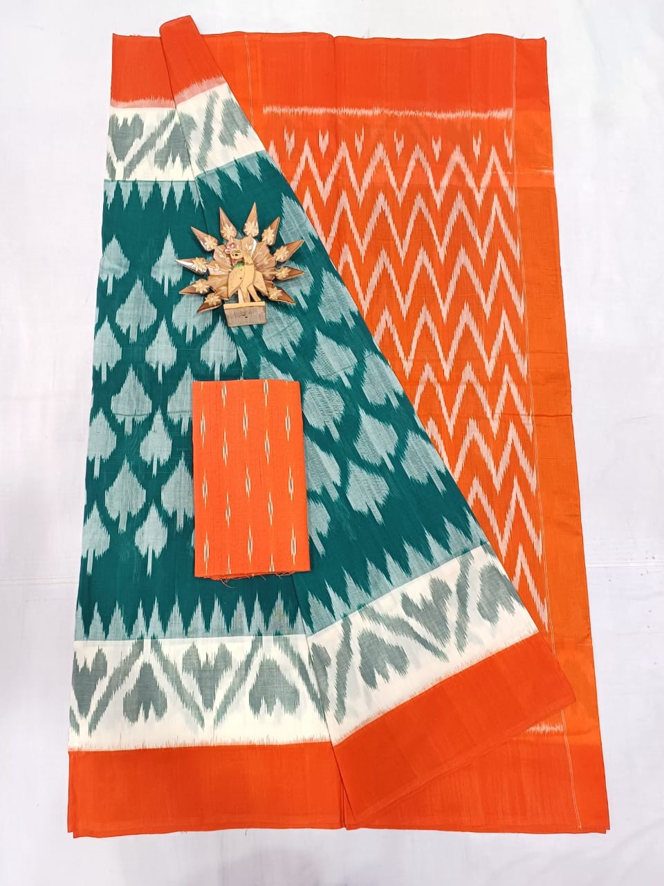 Pochampally Hand woven Ikkat Cotton Saree IKTNS08AGCS