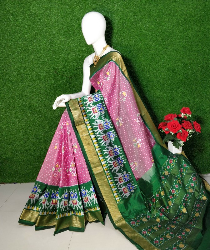 Exclusive Ikkat Pochampally Designer Pattern with Zari Kaddi Border Saree IKTWQZ4G4SS