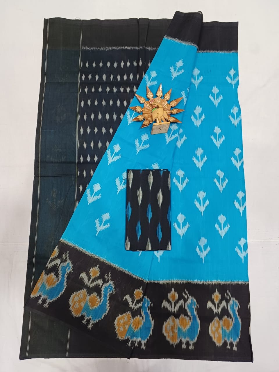 Pochampally Hand woven Ikkat Cotton Saree IKTDHLSWCCS