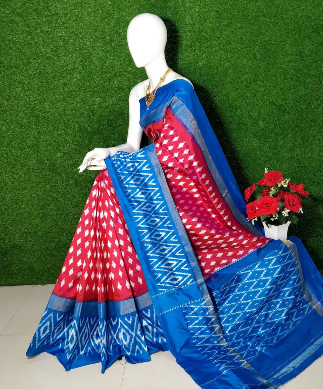 Pochampally Ikkat Silk Saree With  Beautiful Color Combination  IKTWFYXKWSS