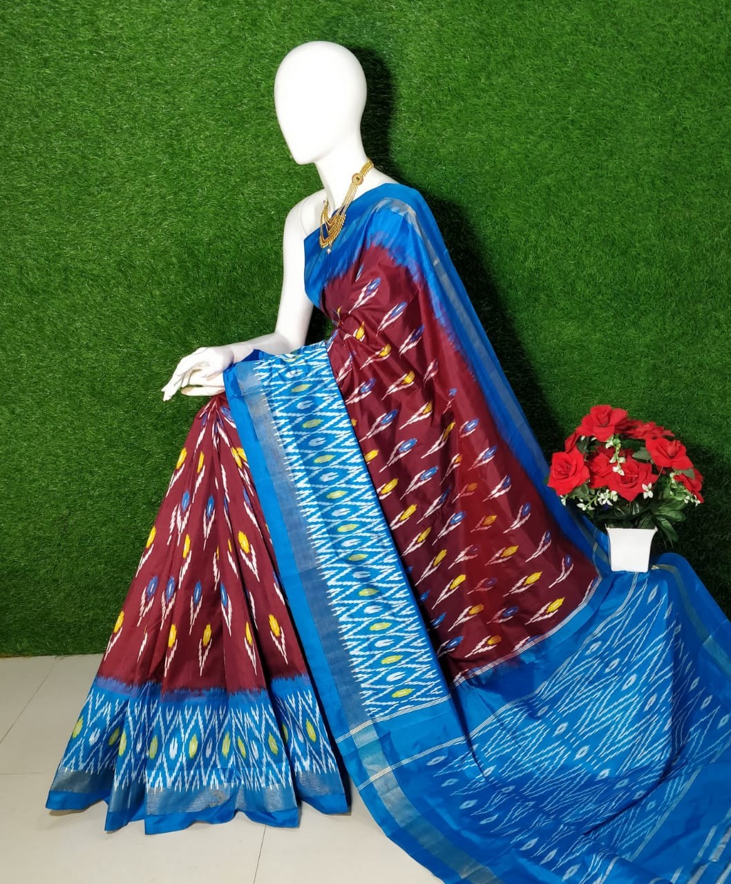 Pochampally Ikkat Silk Saree With  Beautiful Color Combination  IKTGHJGAQSS