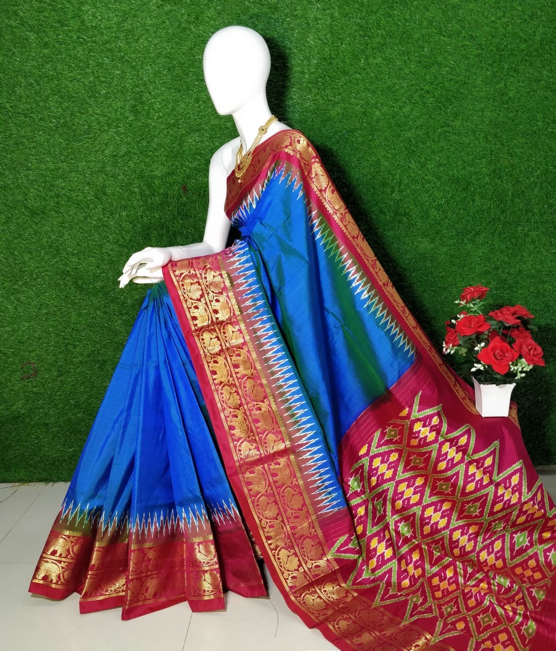 Ganga Jamuna Pochampally Ikkat Silk Saree With Kanchivaram Zari Border IKT91OCICSS